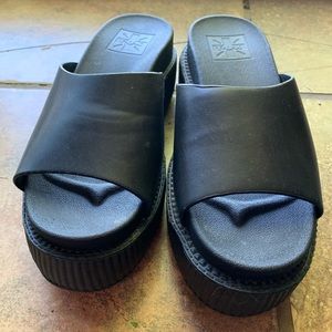 TUK Platform Creeper Slides Sandals in Black